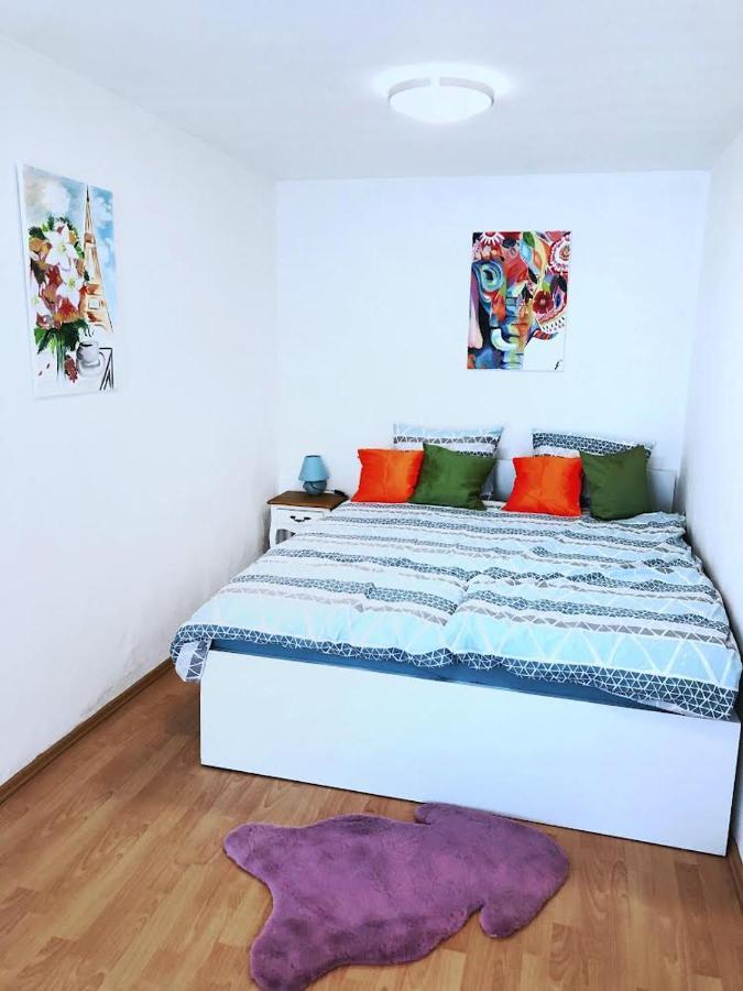 1Br Apartment On The Most Beautiful Street In Ljubljana Center Екстер'єр фото