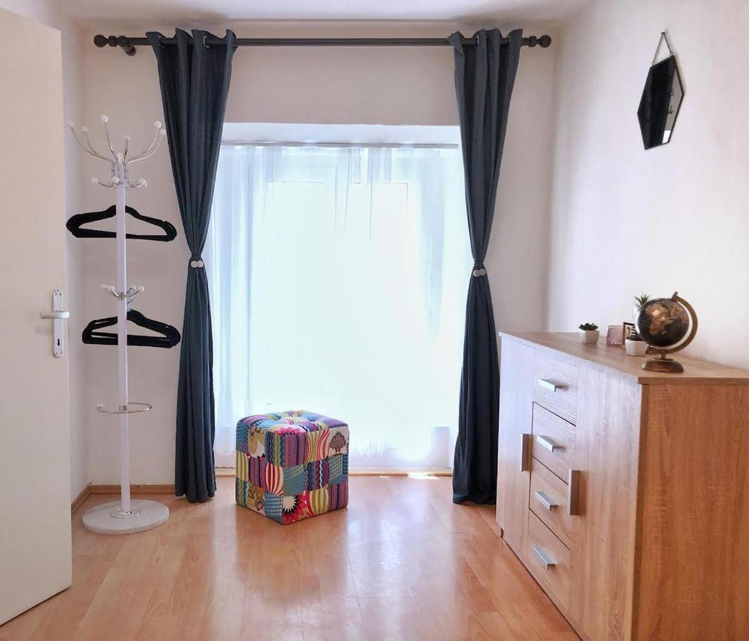1Br Apartment On The Most Beautiful Street In Ljubljana Center Екстер'єр фото