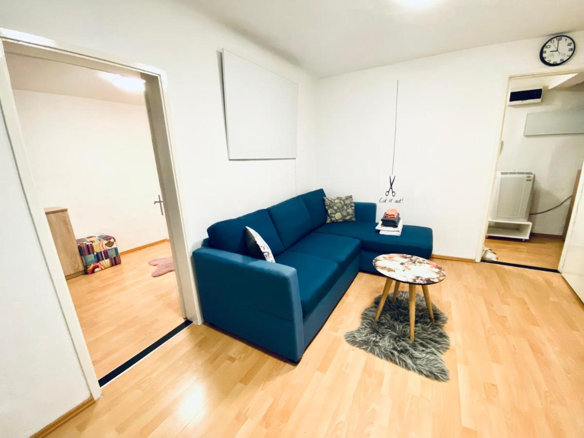 1Br Apartment On The Most Beautiful Street In Ljubljana Center Екстер'єр фото